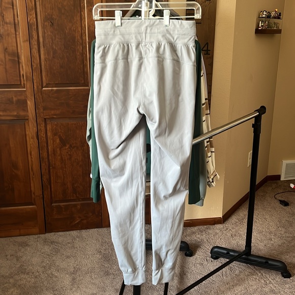 Zyia Active Light Grey Joggers Size M - Picture 3 of 8